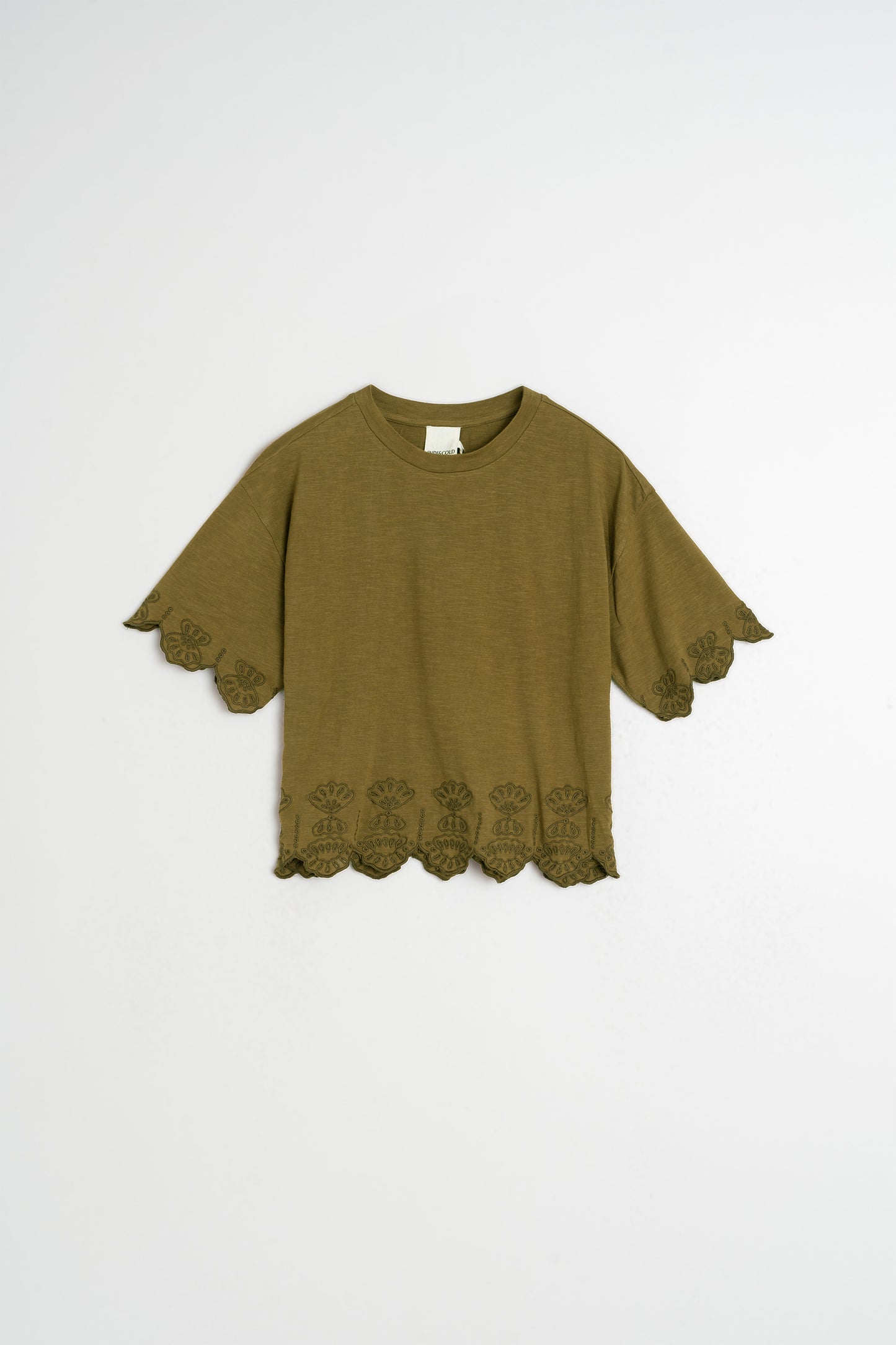 CAMISETA BOXY BORDADA