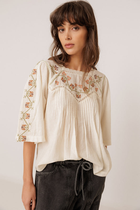 BLUSA CANESÚ BORDADO 1