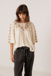 BLUSA CANESÚ BORDADO