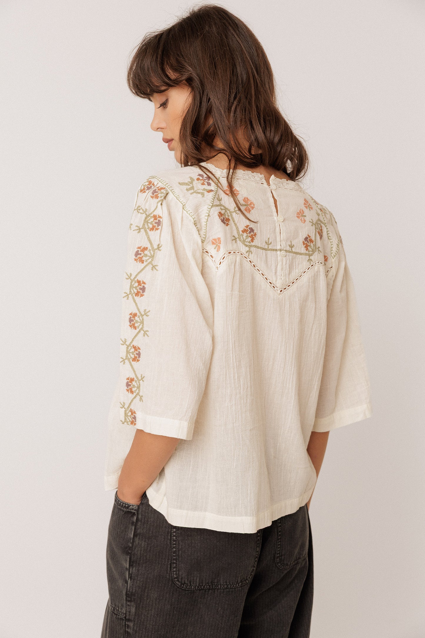 BLUSA CANESÚ BORDADO
