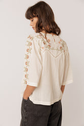 BLUSA CANESÚ BORDADO