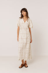 VESTIDO MIDI BORDADOS PERFORADOS