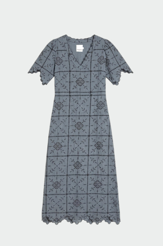 VESTIDO MIDI BORDADOS PERFORADOS 6