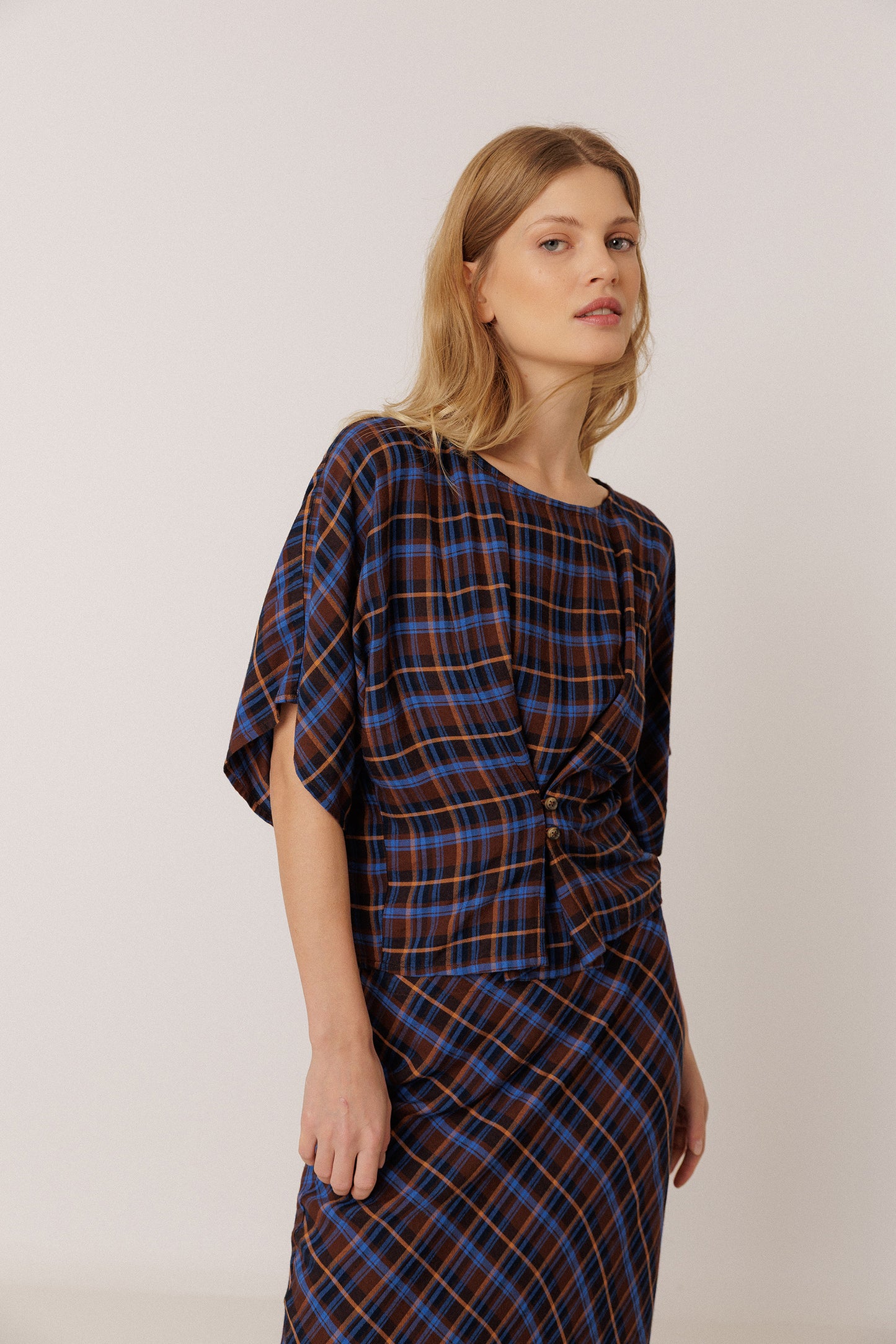 SHORT MULTICOLOR CHECKERED BLOUSE