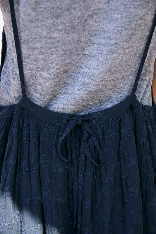 VESTIDO TIPO DELANTAL BORDADO 4