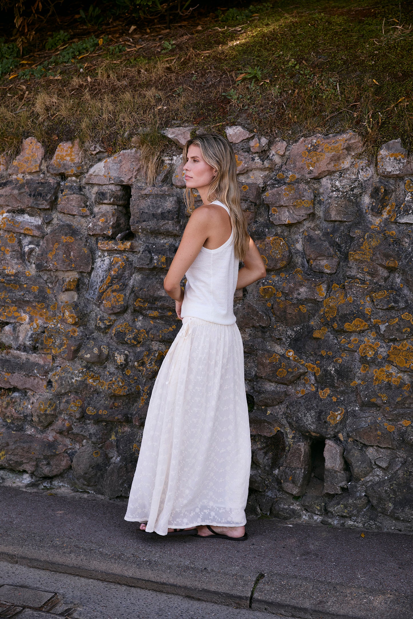 EMBROIDERED ROMANTIC SKIRT