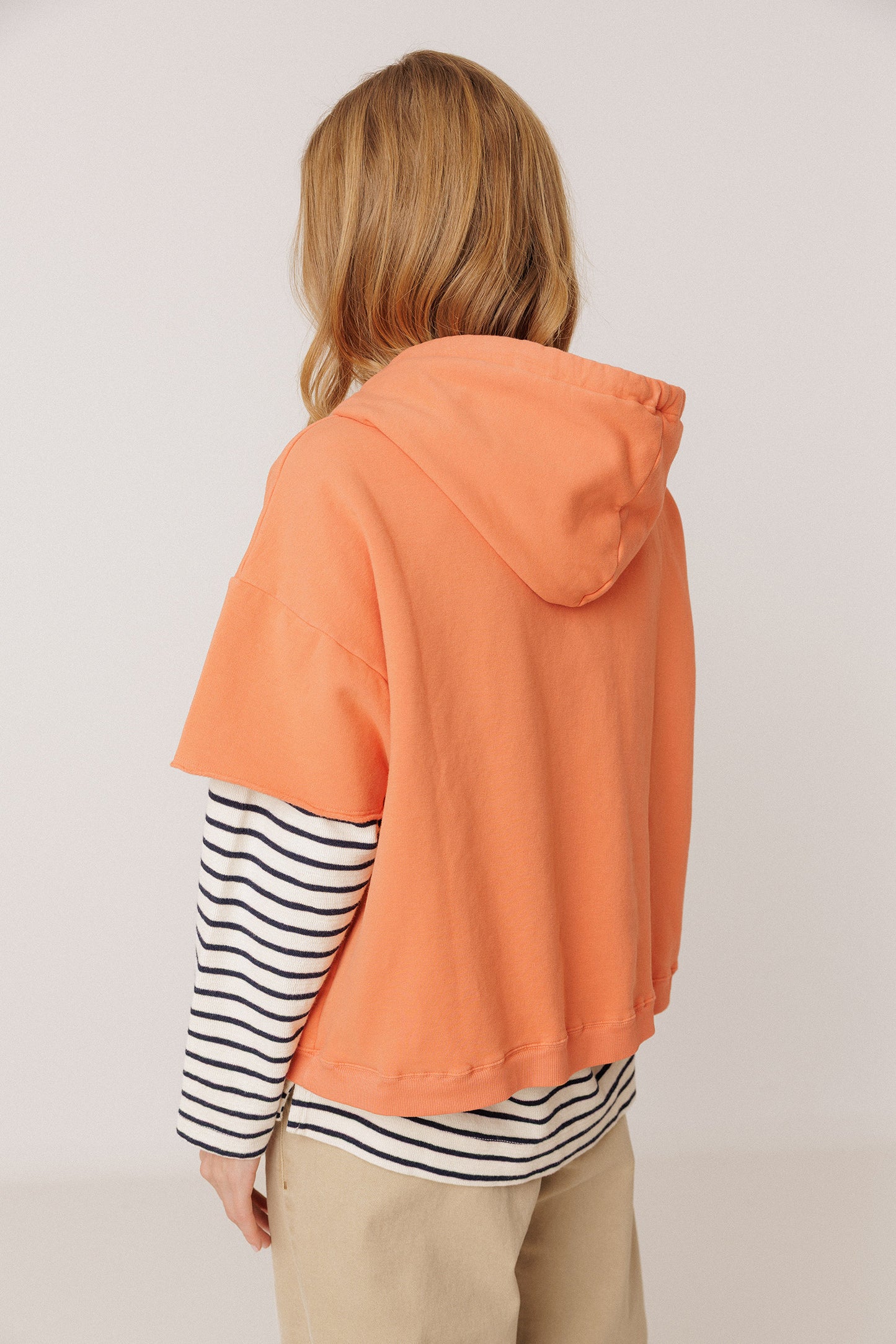 SHORT-SLEEVE HOODED SWEATSHIRT