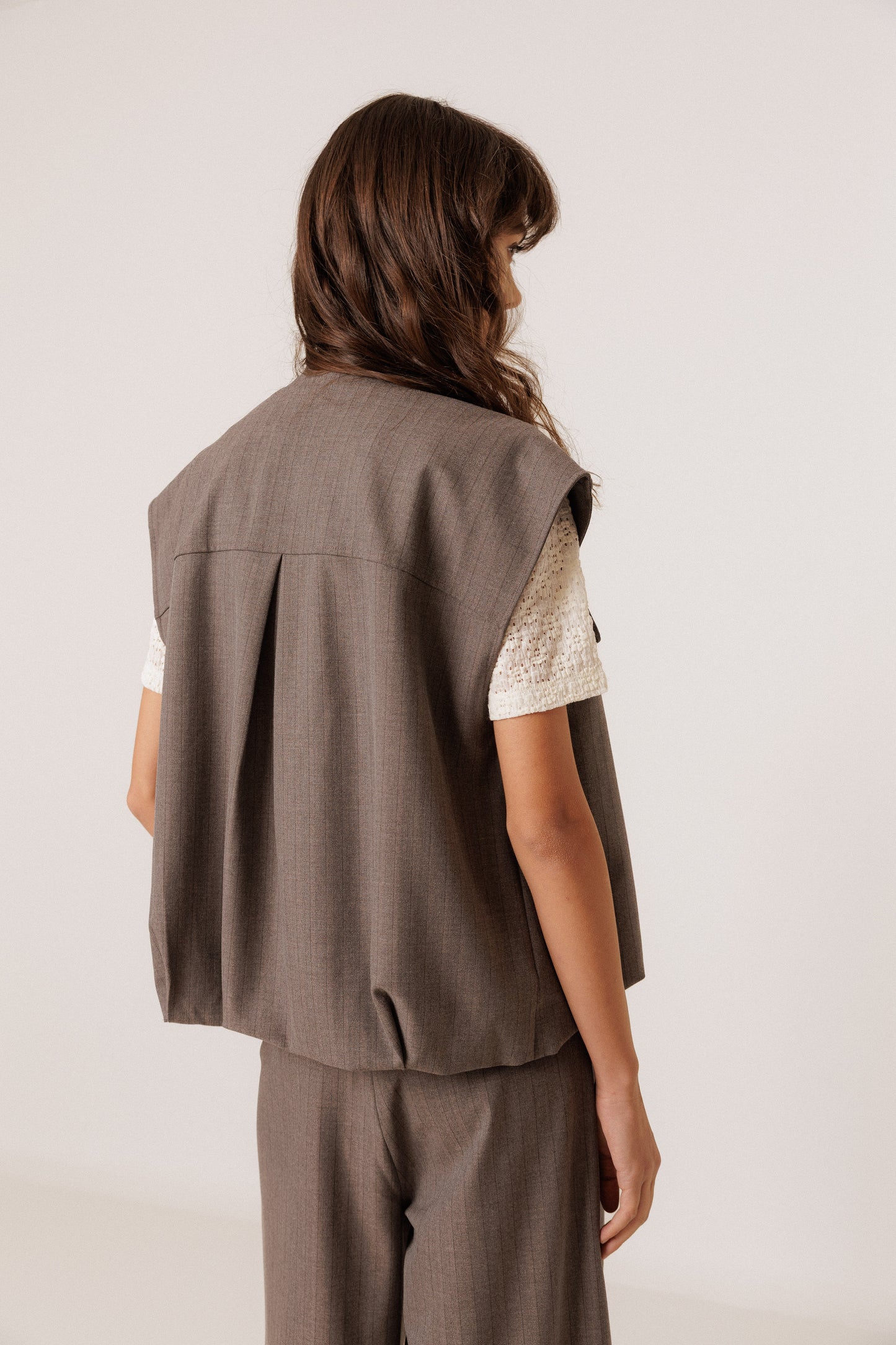 PUFFY-HEM VEST