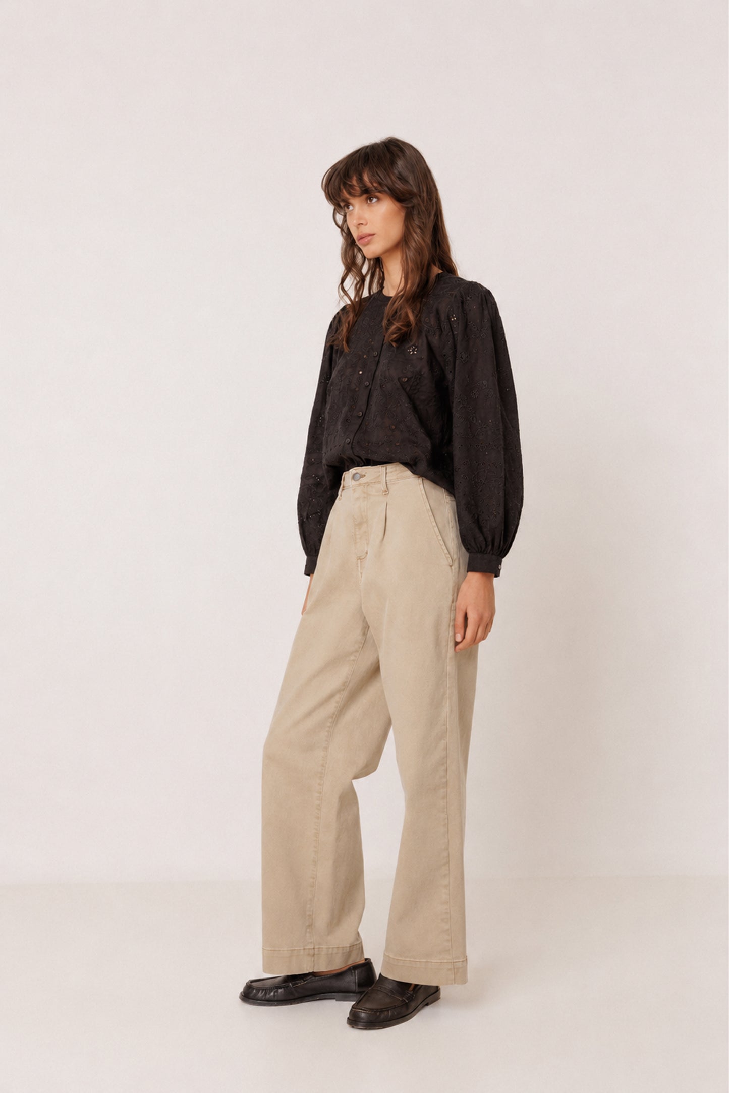 CAMISA BOXY BORDADOS