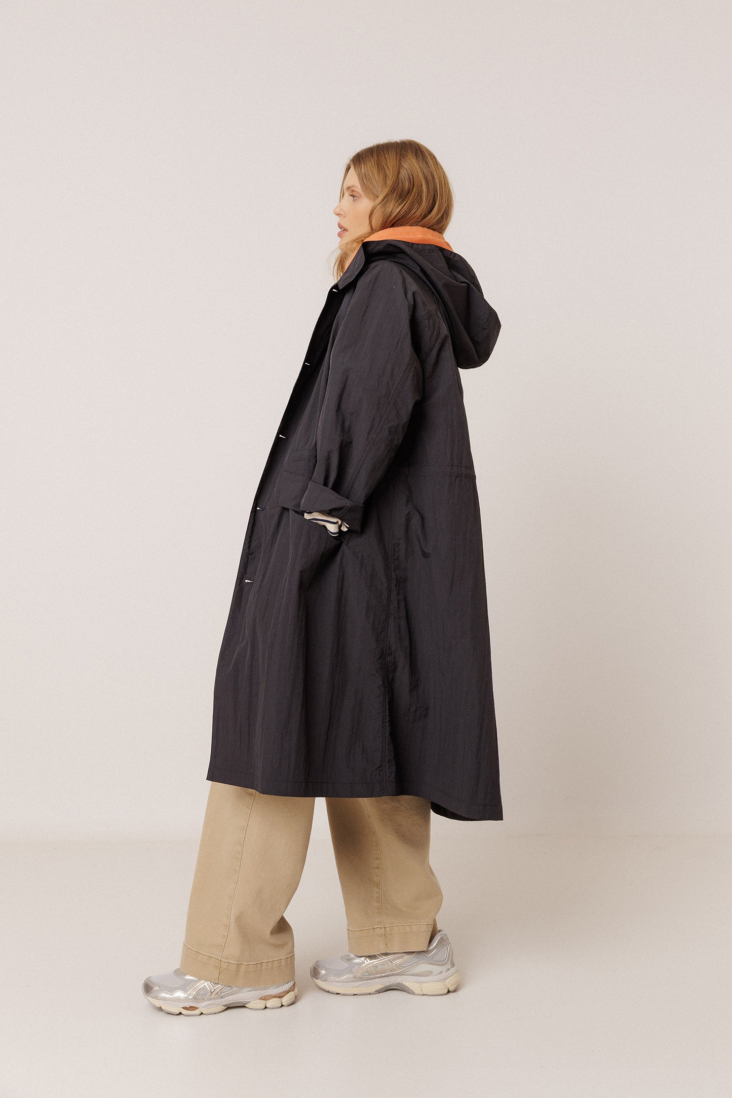 CASUAL TRENCH COAT IN TECHNICAL FABRIC