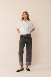 PANTALÓN DENIM VUELTO