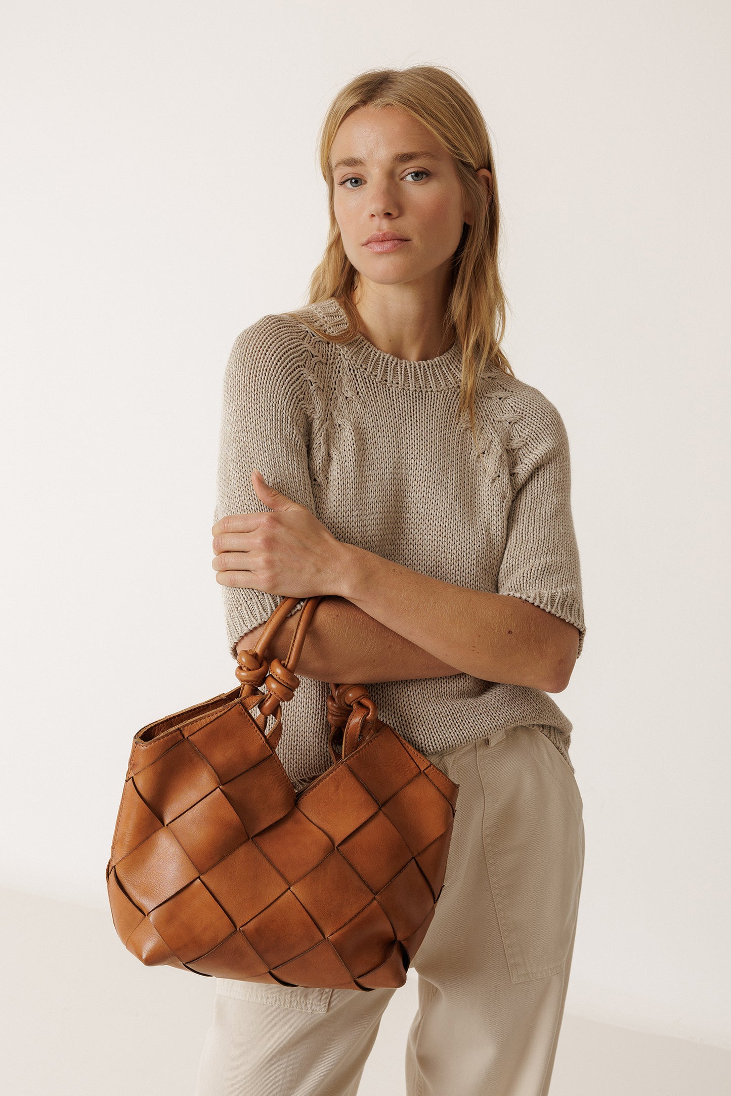 BOLSO NUDOS PIEL