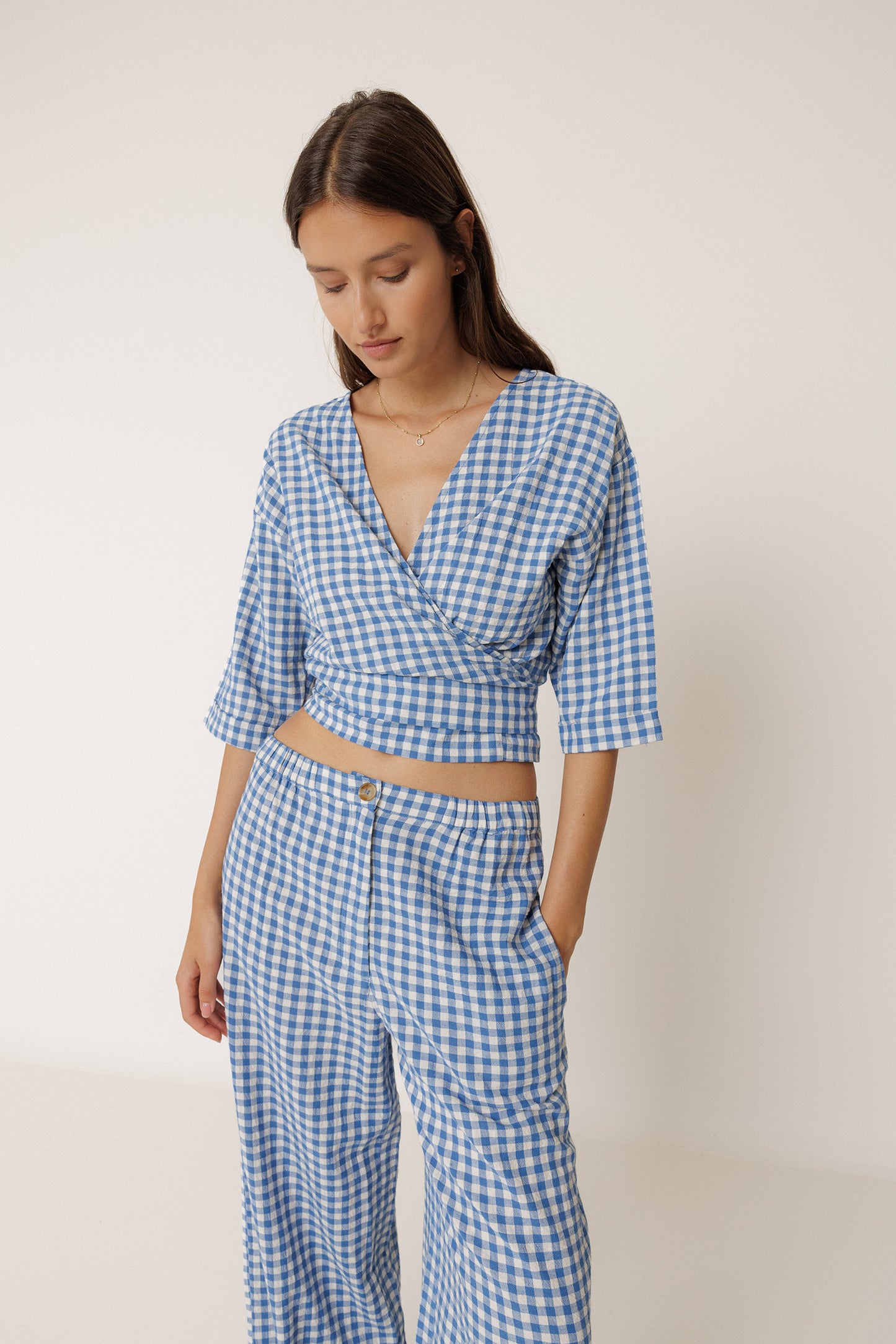 CAMISA CROP NUDO MULTIPOSICIÓN