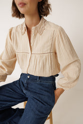  CAMISA CUELLO CROCHET