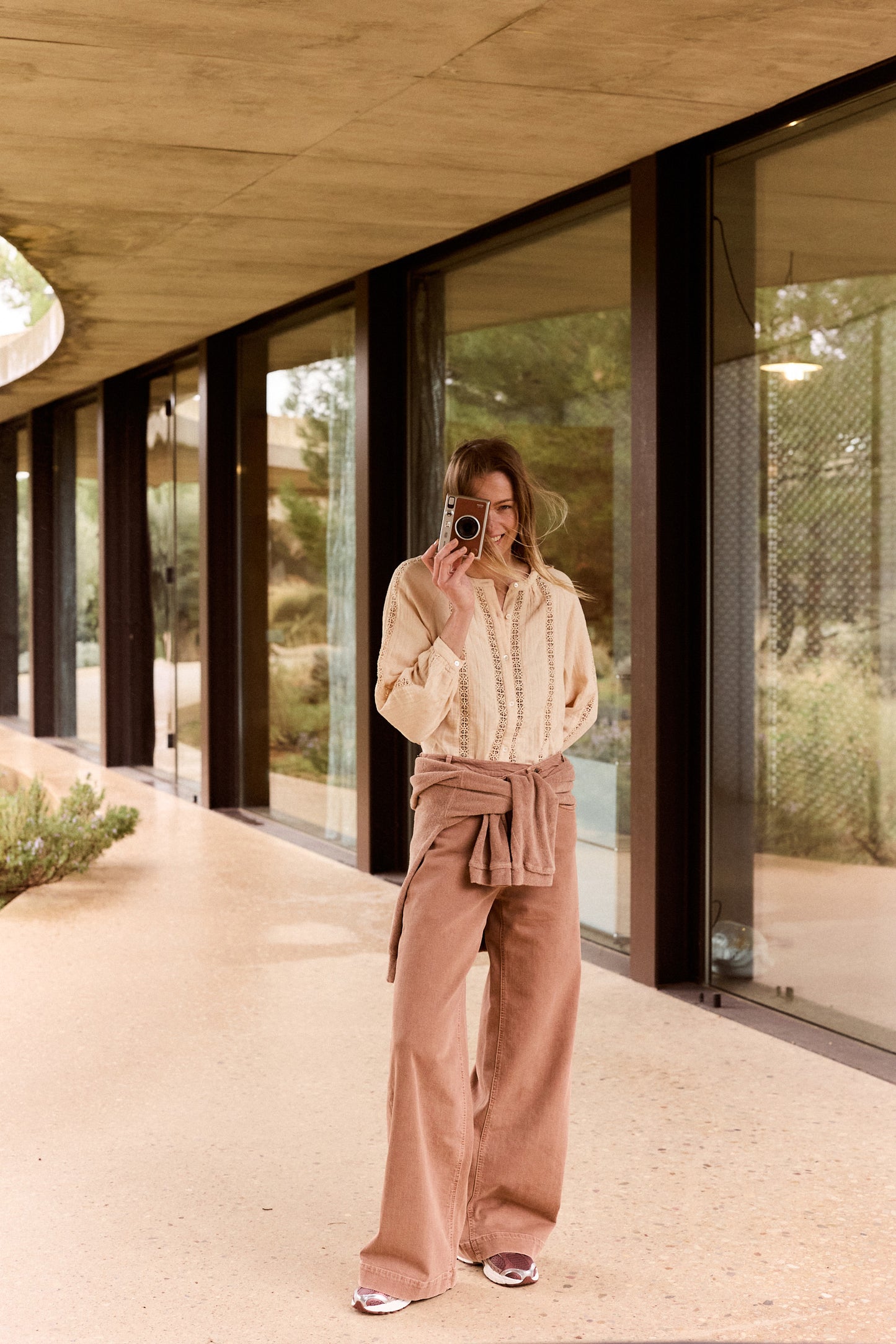 PANTALON À CEINTURE CROISÉE