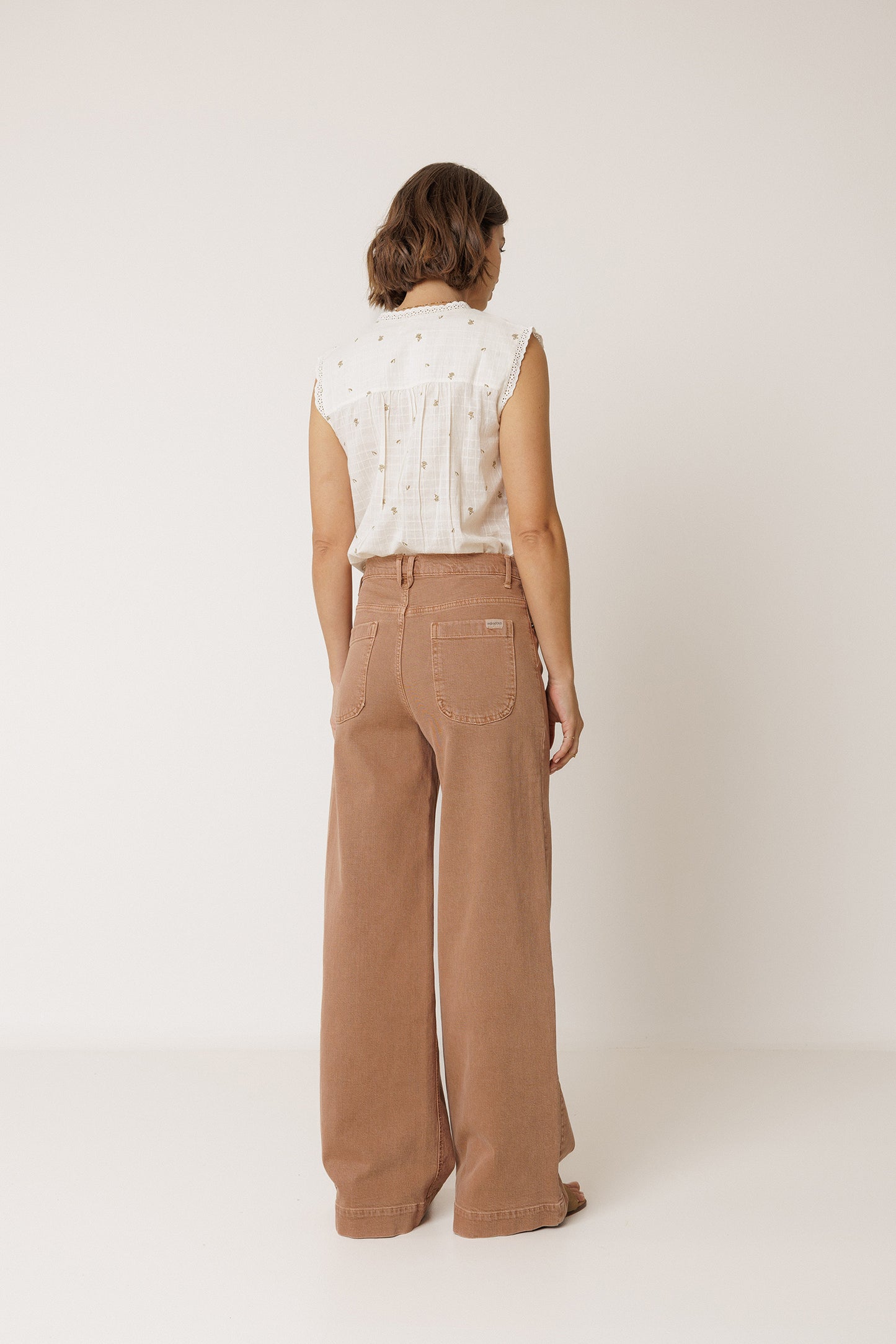 PANTALON À CEINTURE CROISÉE