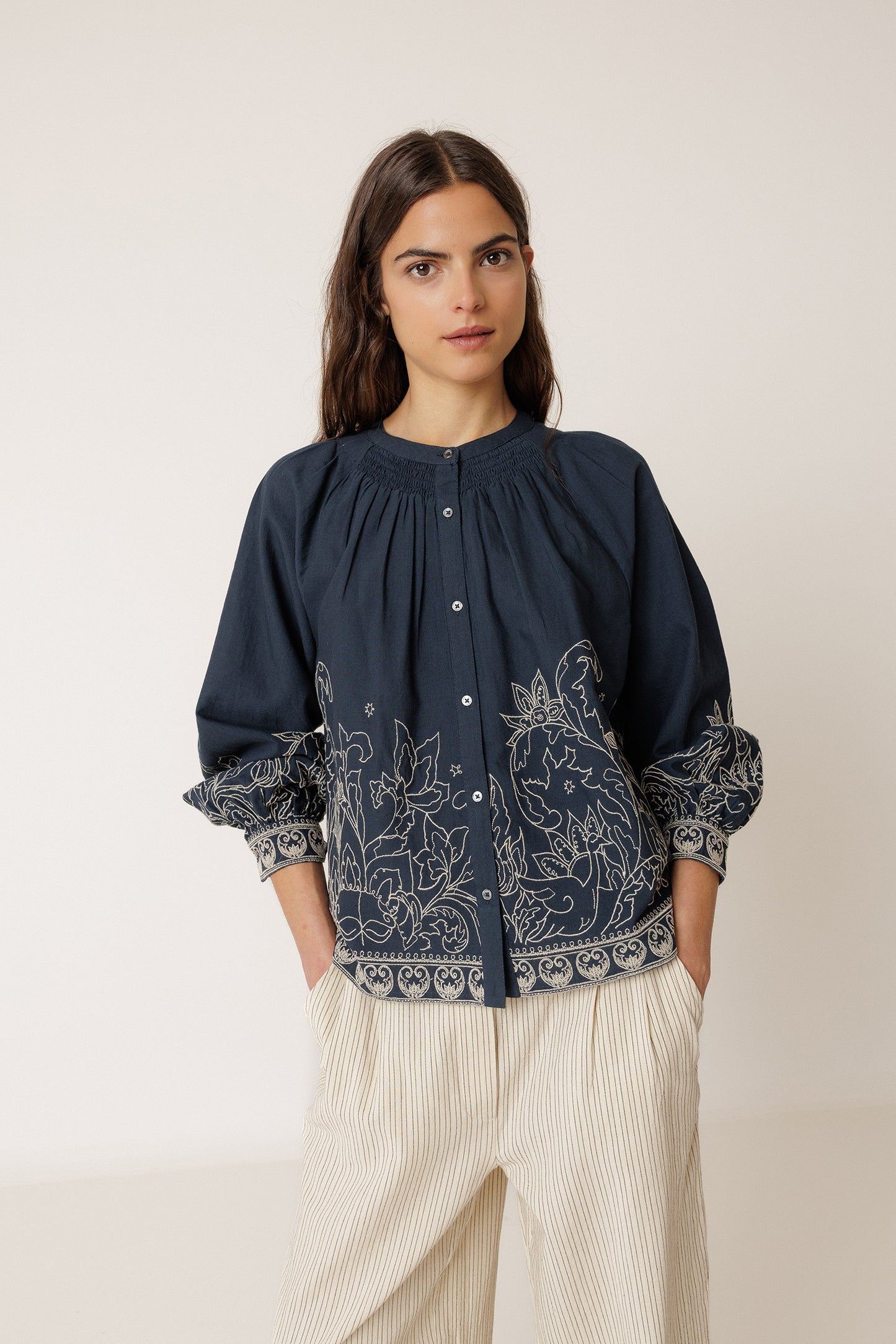 [CL] FLORAL HEM BLOUSE