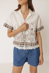 CAMISA BORDADO CONTRASTE