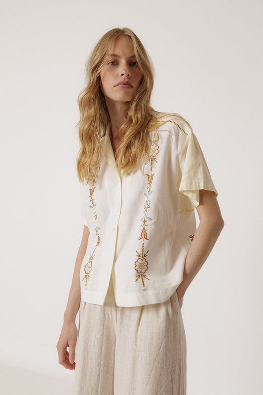 CAMISA TIPO GUAYABERA 1