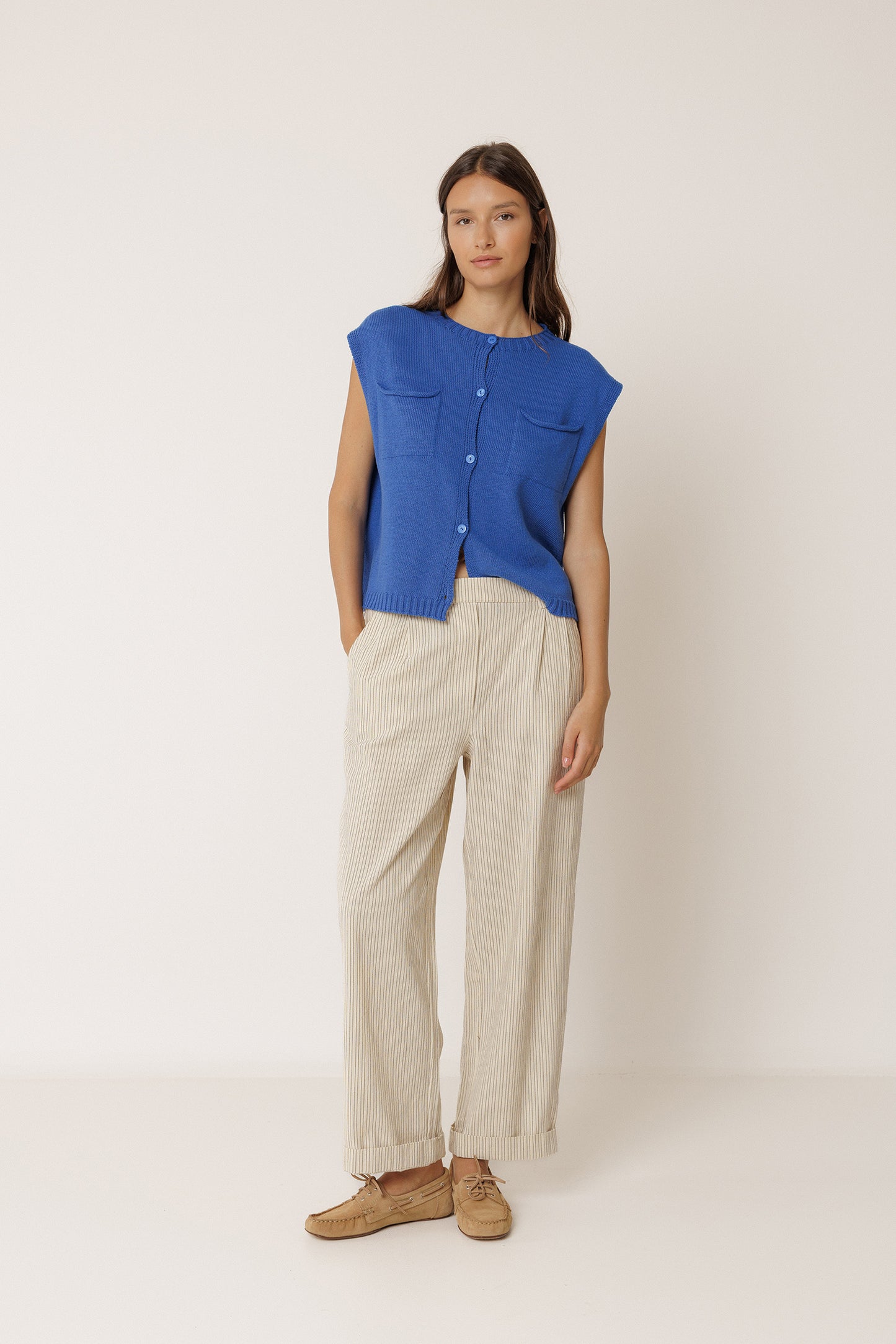 BOXY VEST WITH POCKETS