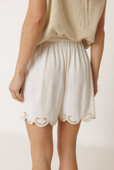 SHORT BORDADO ONDAS