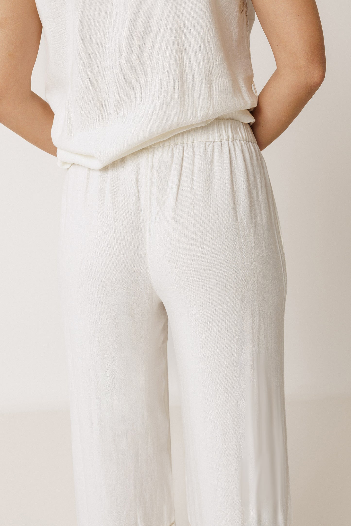 PANTALON BAJO BORDADO