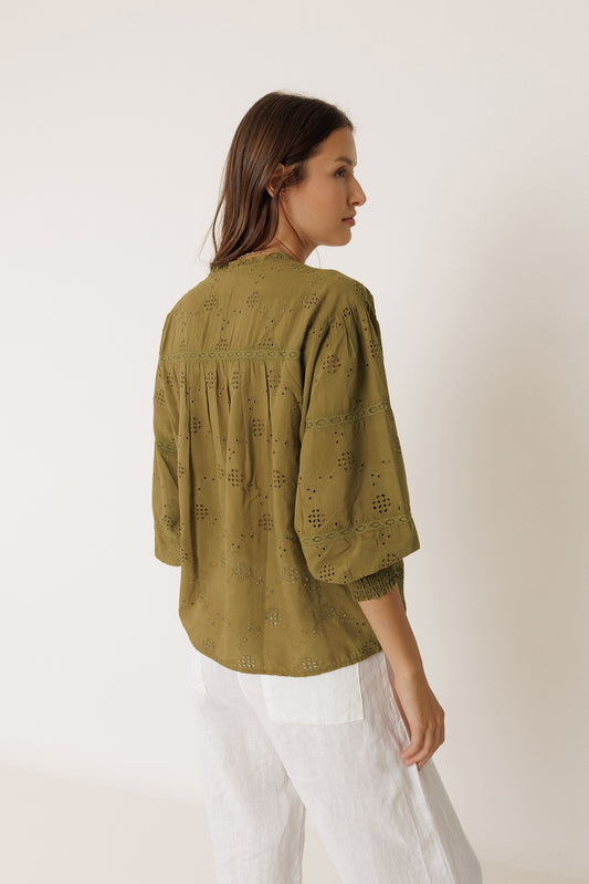 CAMISA BORDADO SUIZO 5