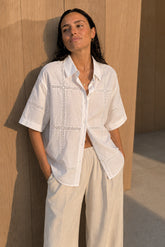 CAMISA POPELÍN CON PUNTILLAS