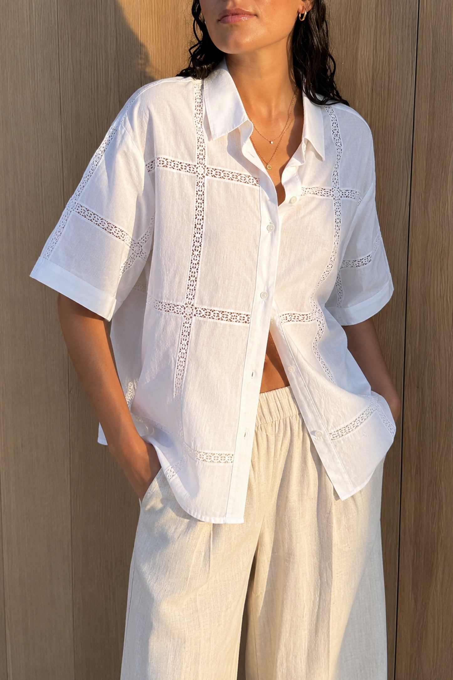 CAMISA POPELÍN CON PUNTILLAS