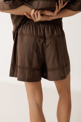 SHORT POPELÍN CON PUNTILLAS