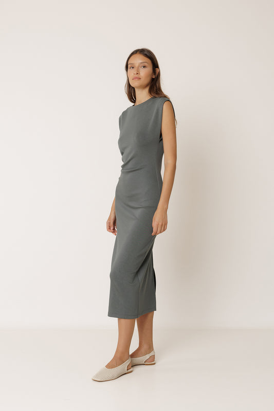 FITTED PLEATED DRESS 2