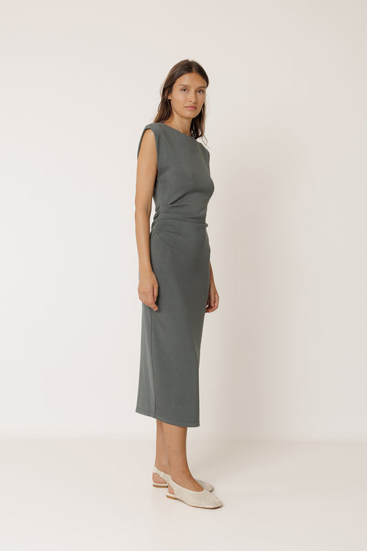 FITTED PLEATED DRESS 3
